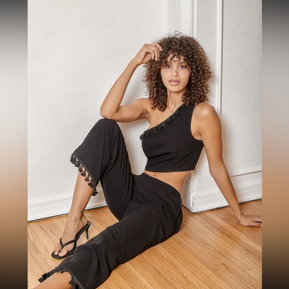 Linen Blend One Shoulder Tassel Crop Top & Wide-Leg Pants Set - Like New - Picture 3 of 17